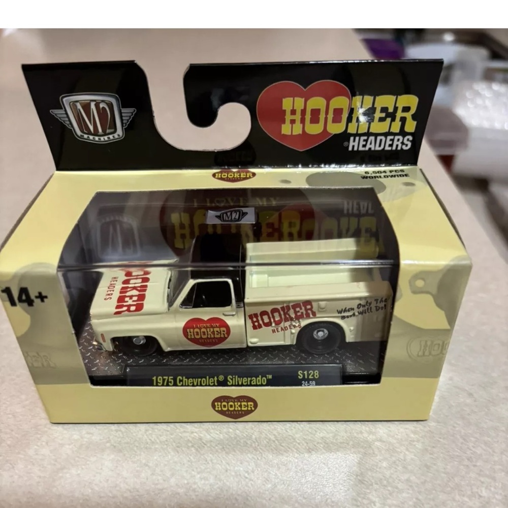 M2 Nachines 1975 Chevrolet silverado.